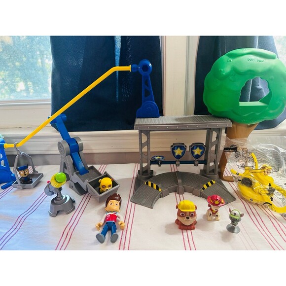 Paw Patrol Rescue Training Center Play Set - Picture 4 of 5